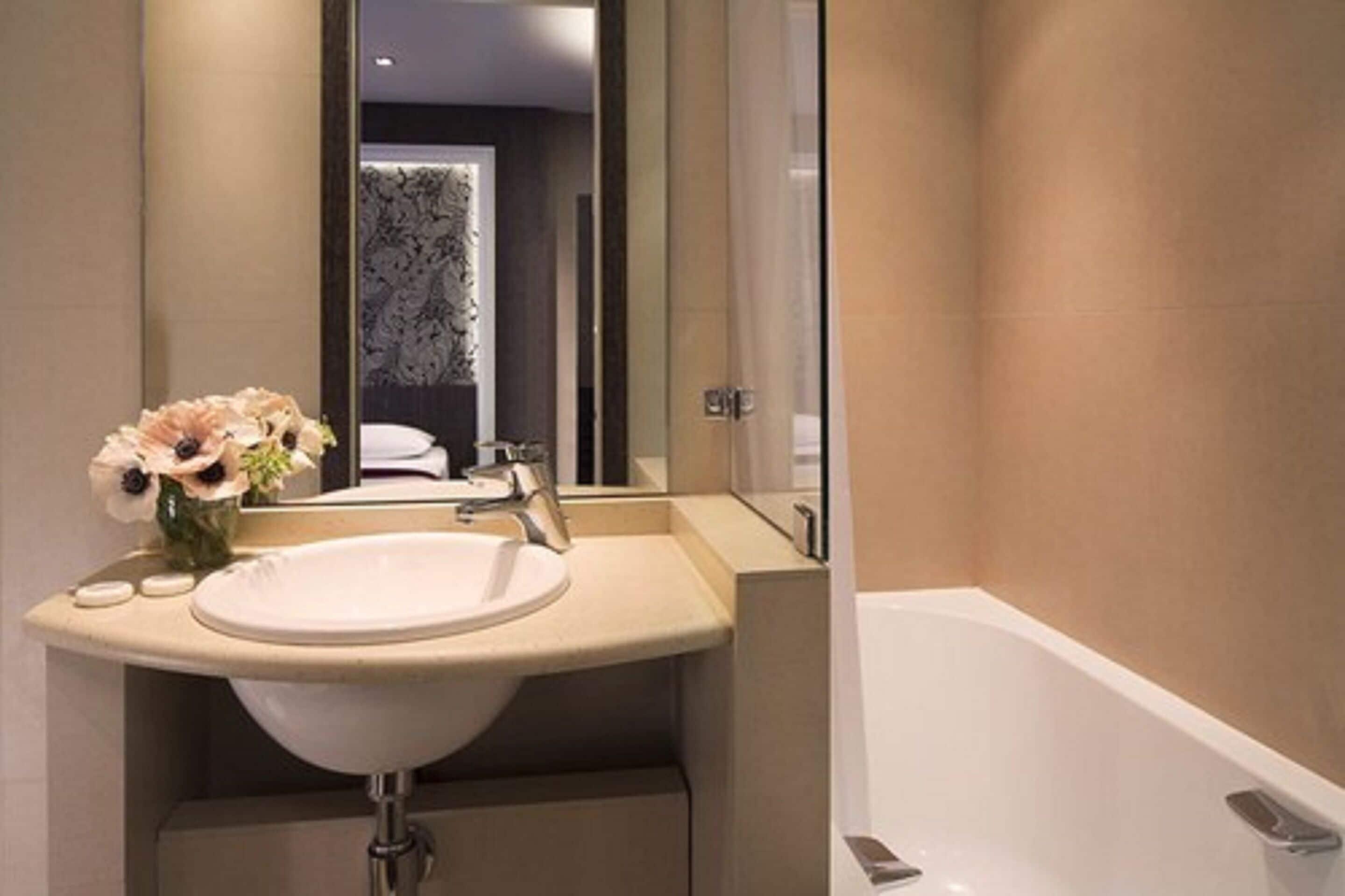 Central Hotel Paris 3*