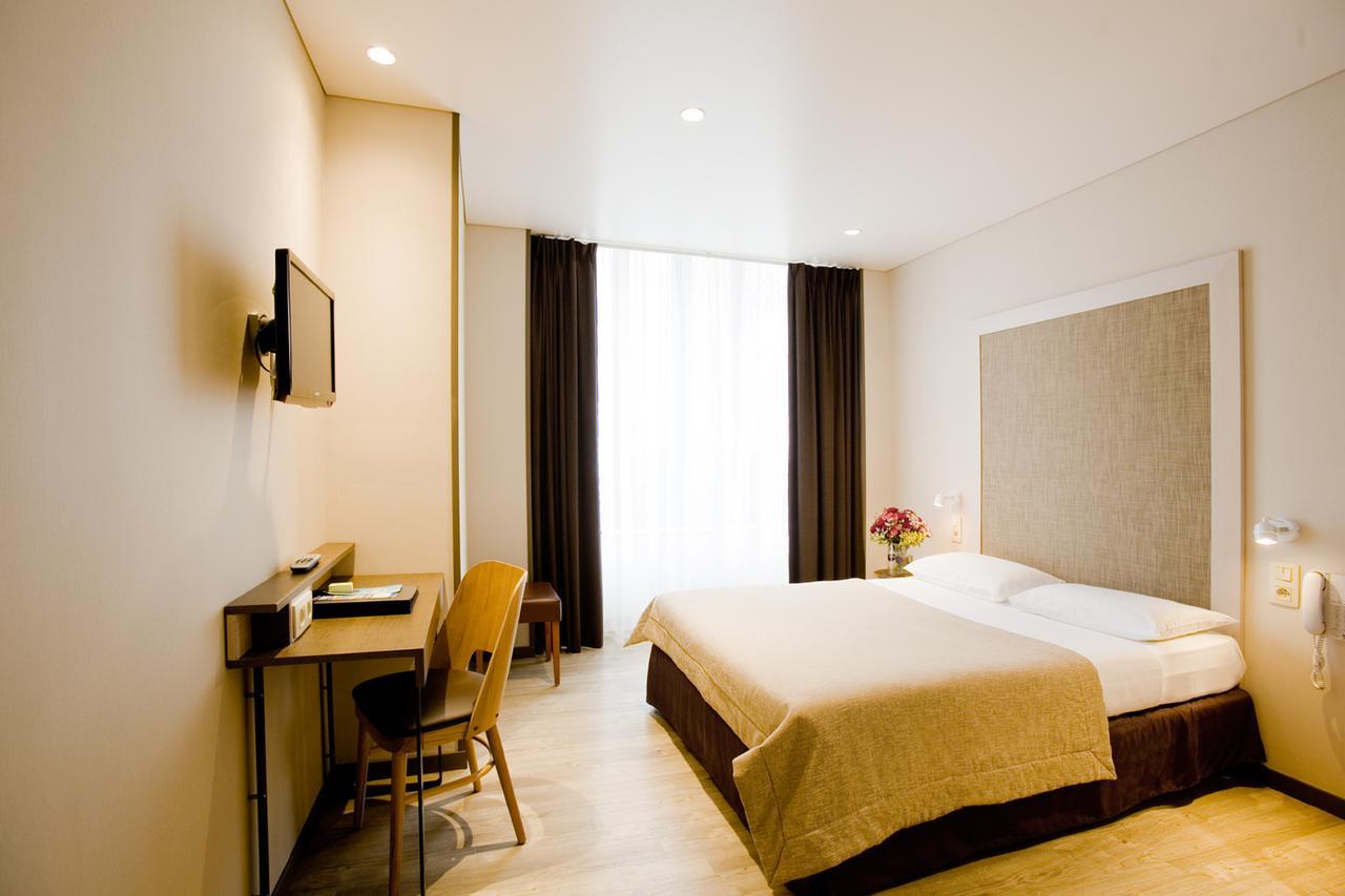 Central Hotel Paris Hotel 3*