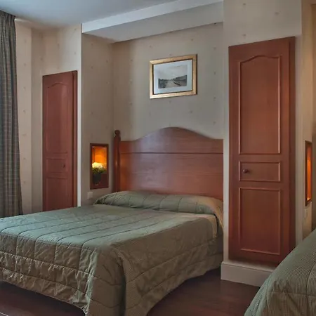 Central Hotel Paris Parigi